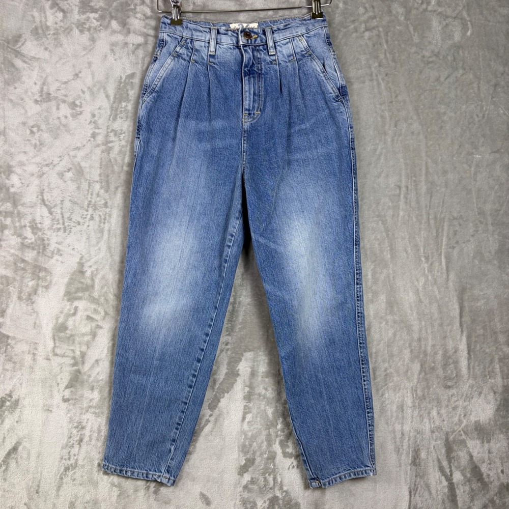 We The Free Jeans Pleated High Rise 26 Tapered Leg Blue Denim Mom‎ Retro Style